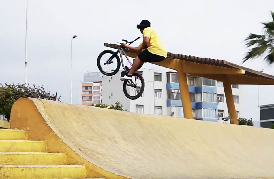 Damian Cespedes - &#039;Microdosis&#039; Fitbikeco.