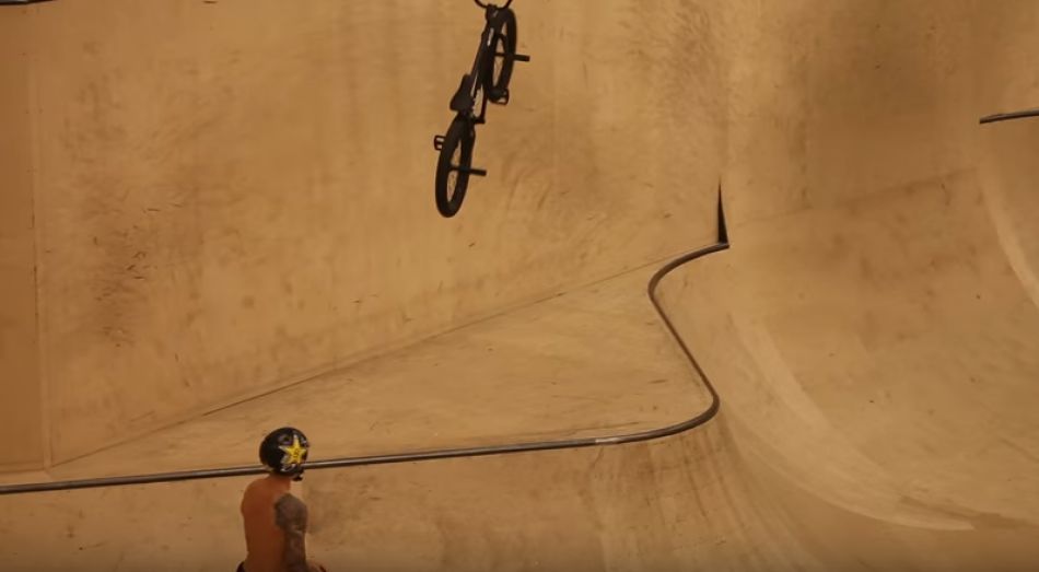 BMX Battle of Hastings / Hawk, Kerley, Kyle, Hoffmann, Lacey, Young &amp; Love / Raw Webisode