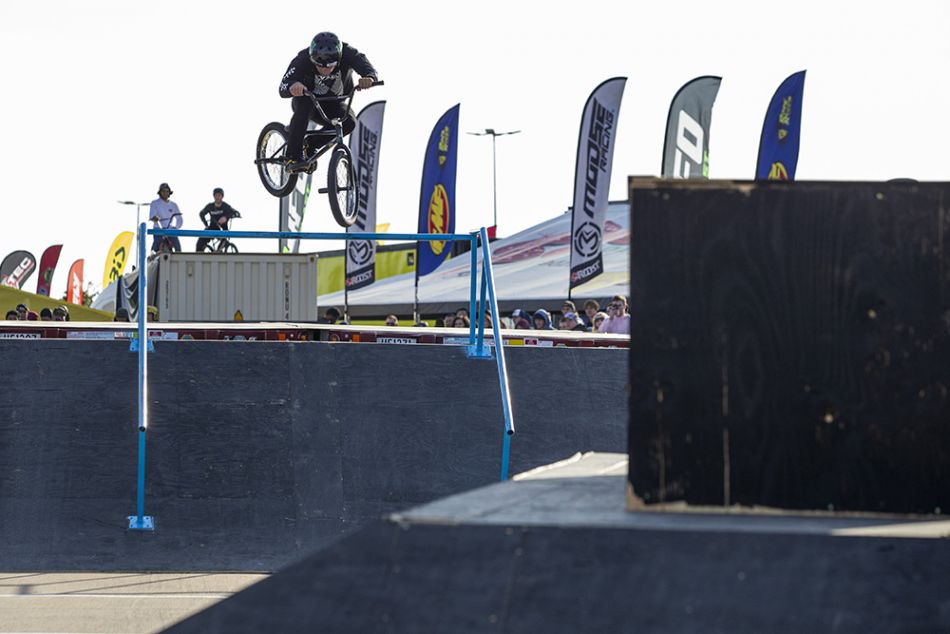 larry edgar monster energy street style bmx 2 22 2020 rail hop