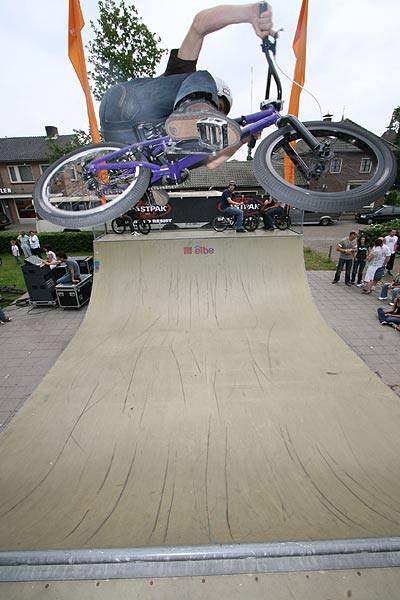 Save a ramp from destruction, sign the petition. BMX in Ale Blie.