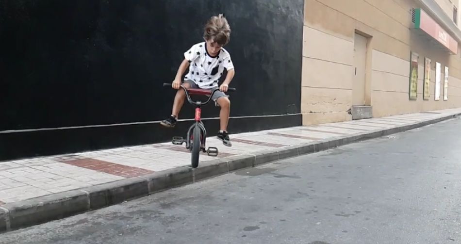 FATBMX KIDS! Best BMX clips of 4 year old Lucas from PlusSizeBMX