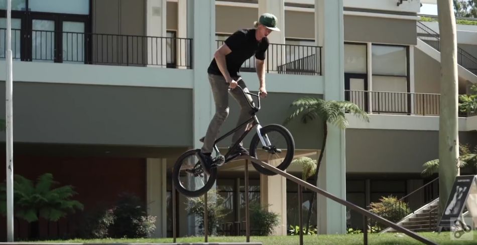 MIKE STAHL - AM SPOTLIGHT