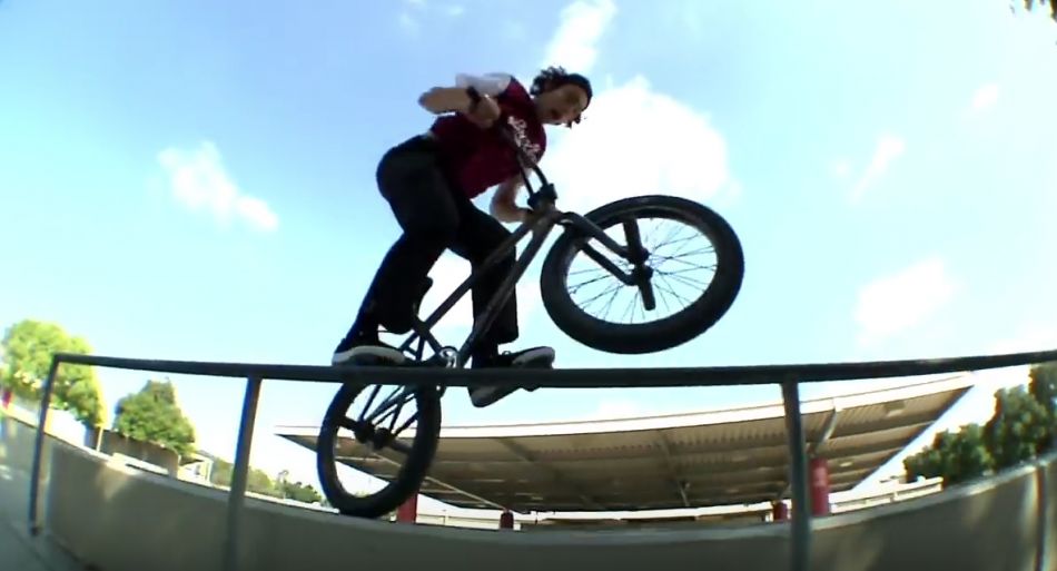 JULIAN ARTEAGA - MONSTER MASH BMX STREET DVD by COMMON CREW