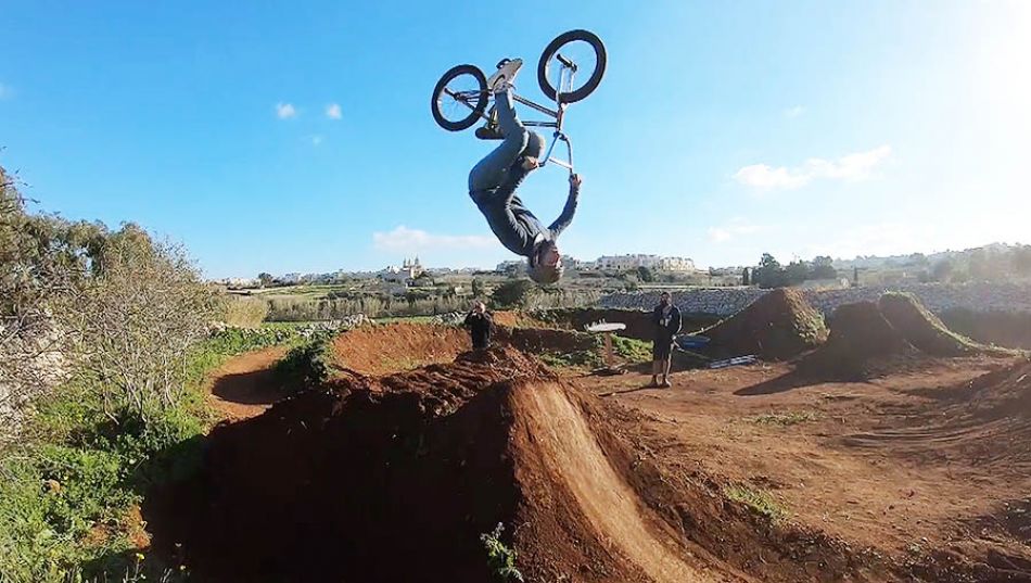 BORN&amp;BRED - DAILIN by Julian Delia