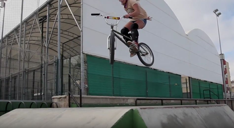 ¡Viva Málaga!: Lotta Grüber für den 360 Grad Sportshop. By freedombmx