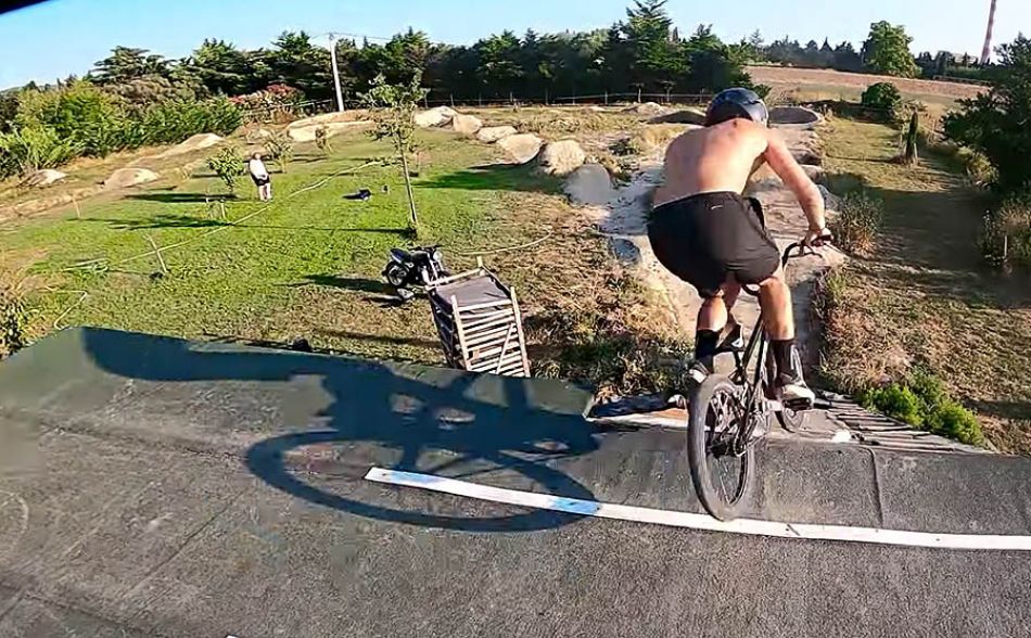 Riding at Romain Mahieu&#039;s Yard! // 2020 France Roadtrip! by Niek Kimmann