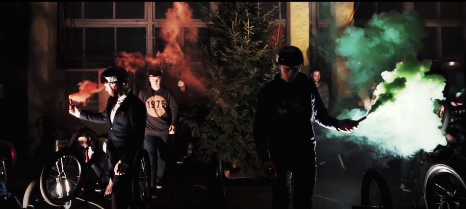 RAVE BMX TEAM - MERRY CHRISTMAS AND A HAPPY NEW YEAR