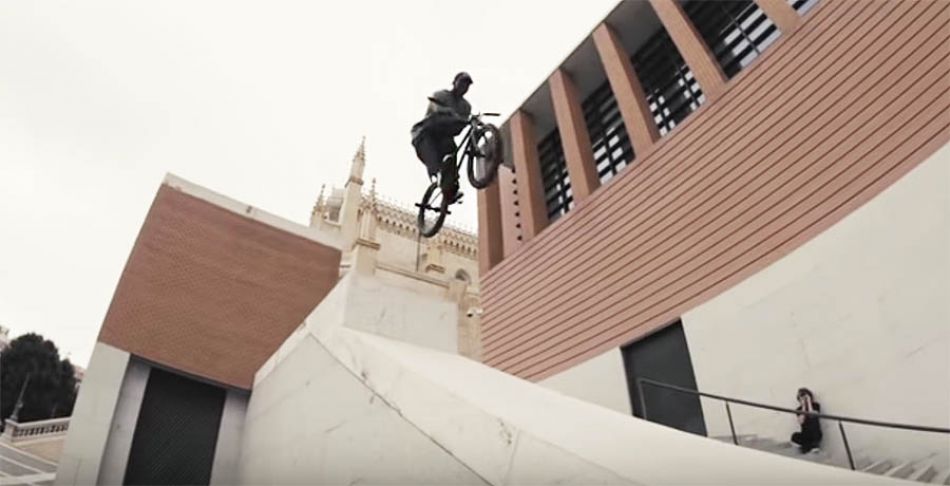 COURAGE ADAMS 2019 SAVANNA PROMO - FLYBIKES BMX