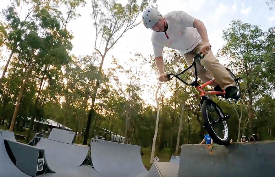 Sub-Boxing Day - Colony BMX (Alex Hiam, Pat Fallico &amp; Clint Millar)