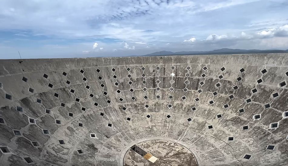 RIDING THE WORLD&#039;S BIGGEST BOWL - COREY WALSH