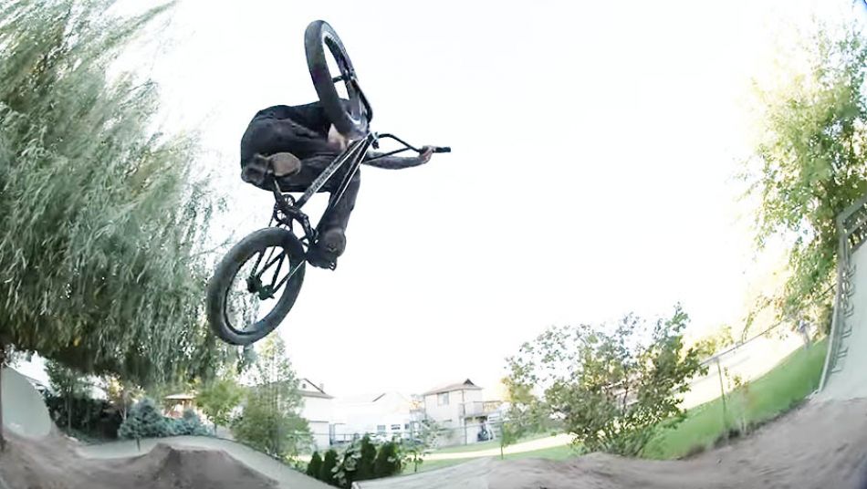 RAW: BERINGER&#039;S BACKYARD SESSION by Grant Castelluzzo