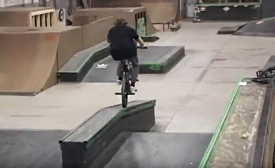 LET&#039;S ROAST CYCLES X 4 SEASONS SKATEPARK