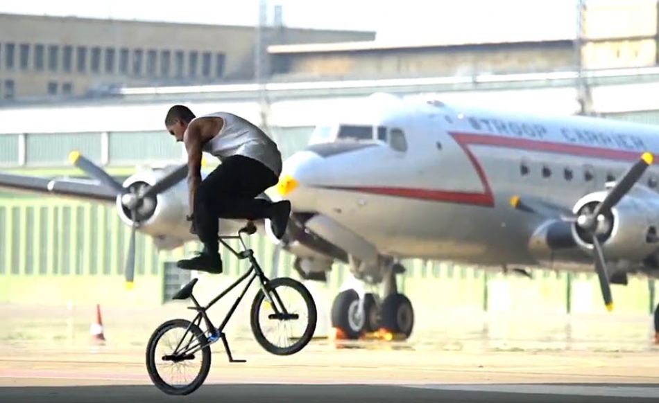 BMX at the Airport / Berlin - Tempelhof / Camilo Gutierrez by Save wildschnitt