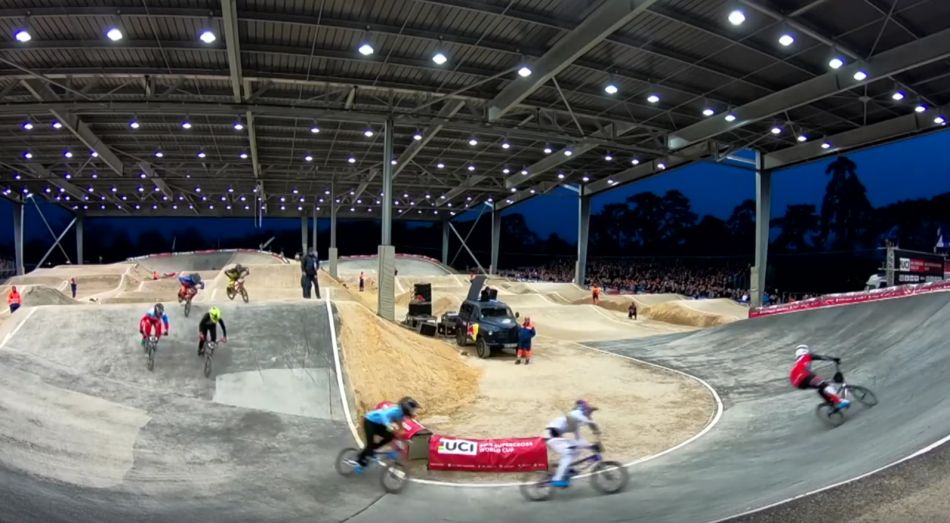 2018: SQY, France - RD2 Women&#039;s Final by bmxlivetv