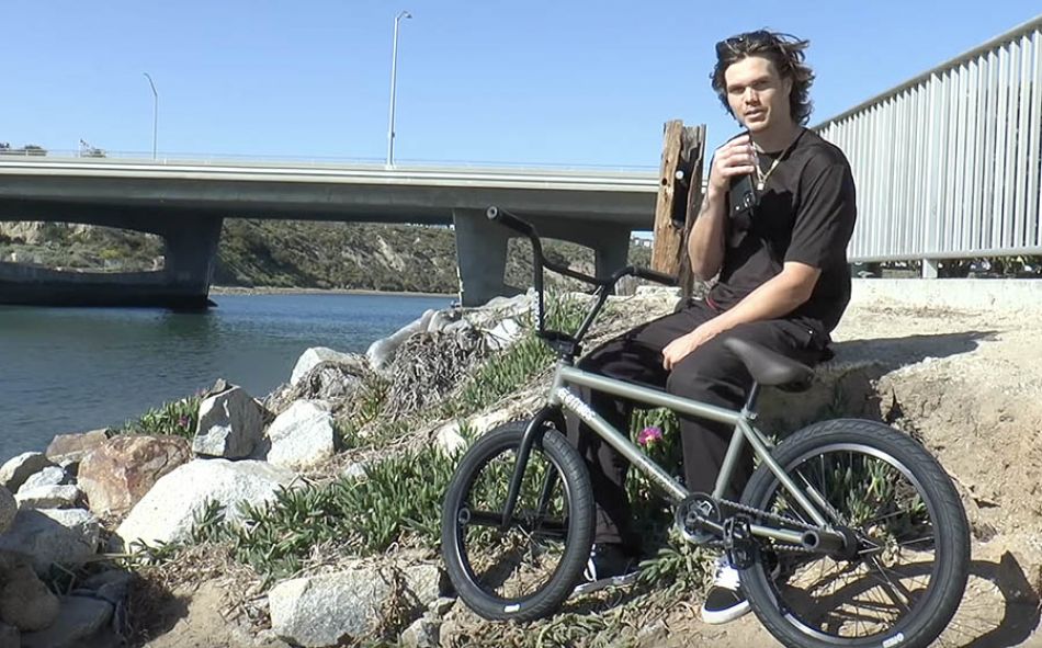 FLY BIKES - DEVON SMILLIE BIKECHECK