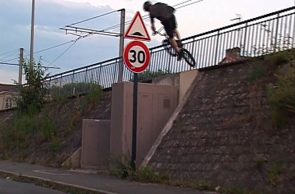 ALARIC STREIFF - FOUNDATION x MANUAL BMX STORE - 2019