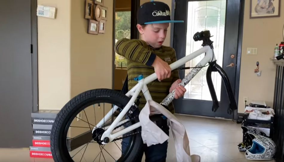 FATBMX KIDS: I Got My Own SIGNATURE BIKE! BMX Caiden 16&quot; Complete FIT Bike!