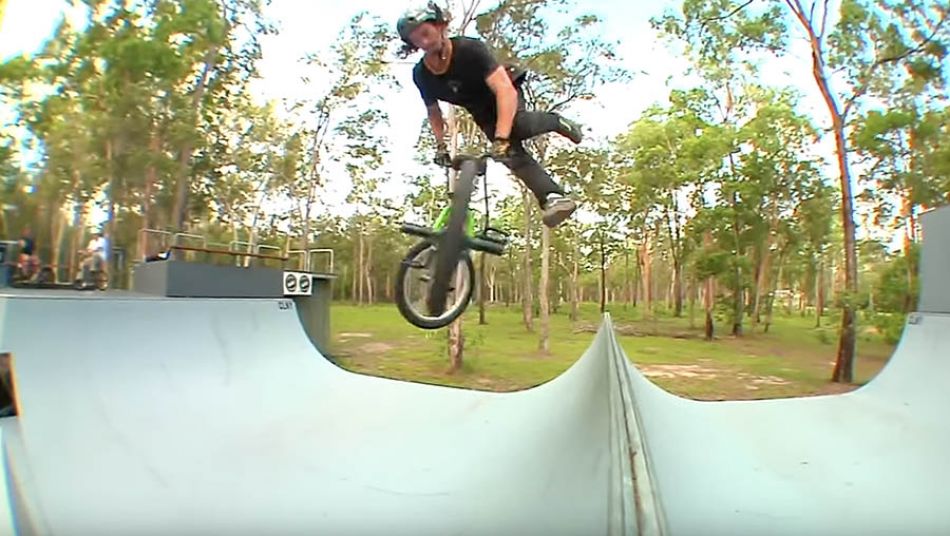 ALEX HIAM X DIG BMX - &#039;AIM HIGH&#039;