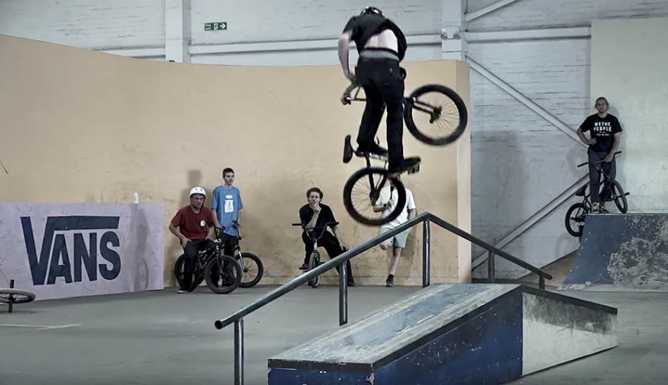 THE LOADING BAY LIVE - ROUND 1
