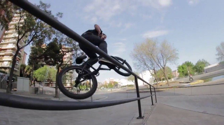 Bmx Avenue Barcelone trip Data Bmx