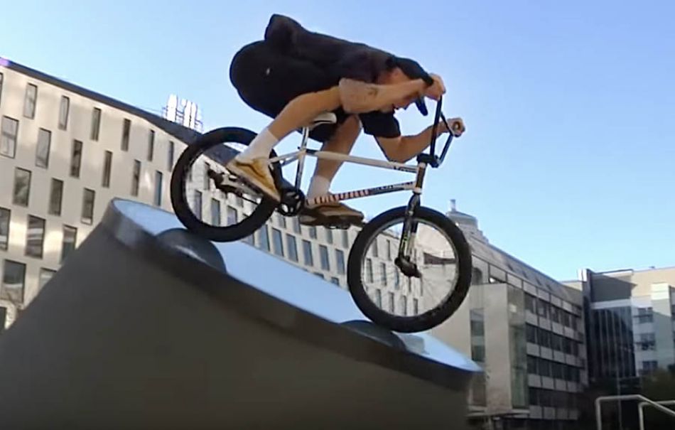 LEWIS MILLS - &quot;IN BETWEEN WEEKS&quot; / ÉCLAT BMX