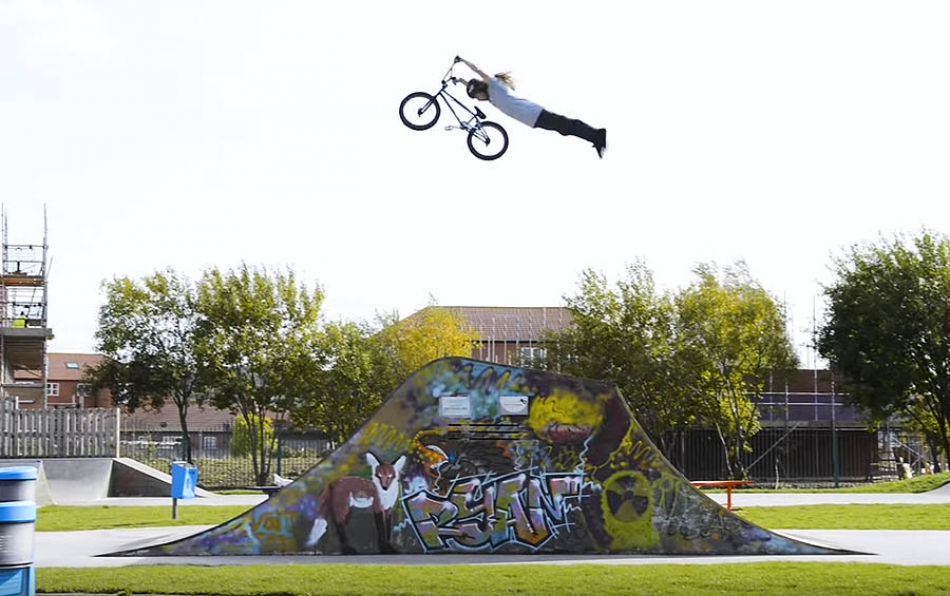 TOM JUSTICE SHREDDING UK SKATEPARKS! by Mafia Bike