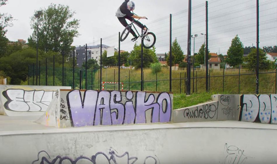 UNEXPECTED INDOOR SESSION - FLYBIKES BMX