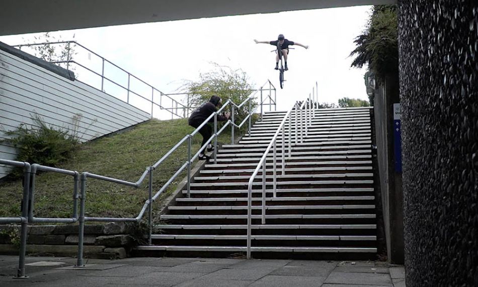 DEAD SAILOR UK - VANS &#039;THE CIRCLE&#039; 2022 | DIG