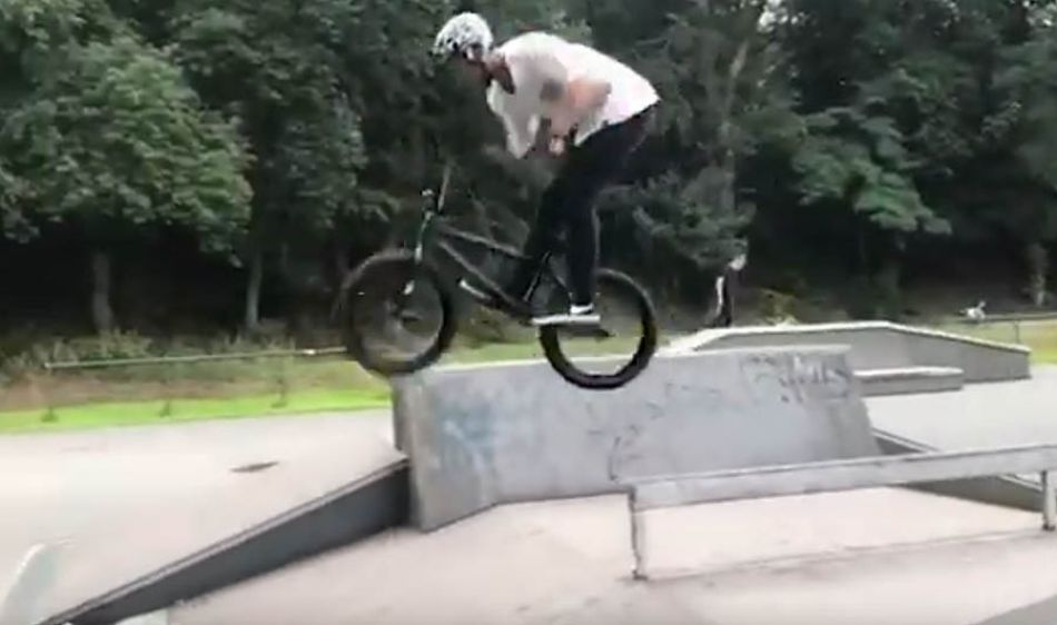 KHEbikes – BMX Best Trick Video Contest by freedombmx