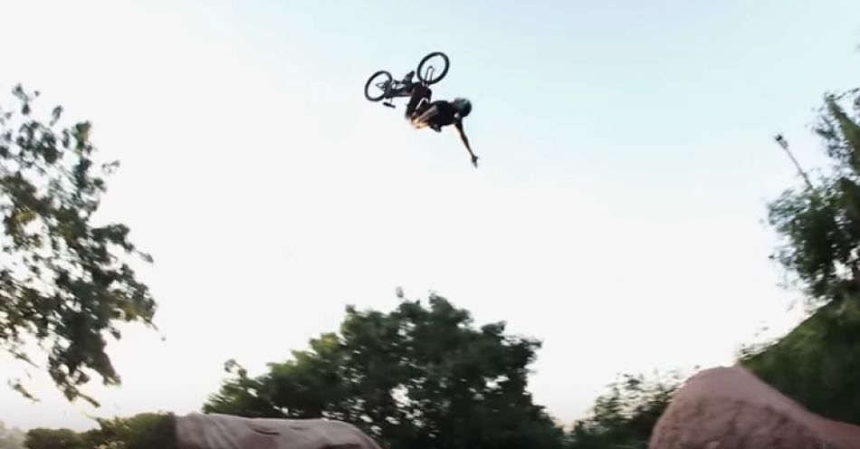 Leandro Overall | Caracas Trails by emalgumlugar.
