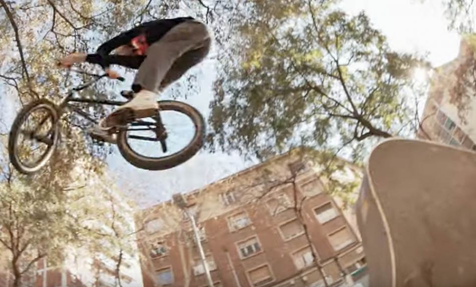 CAIN MARTIN - STREET FURNITURE