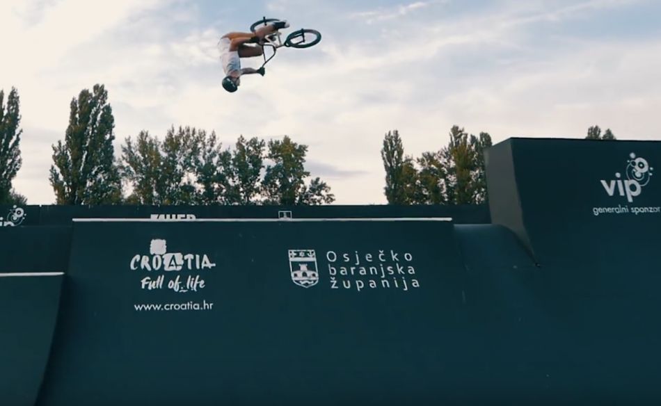 TIBI SZEPESI - 2018 BMX VIDEO. Check the ender. By Zozo Kempf