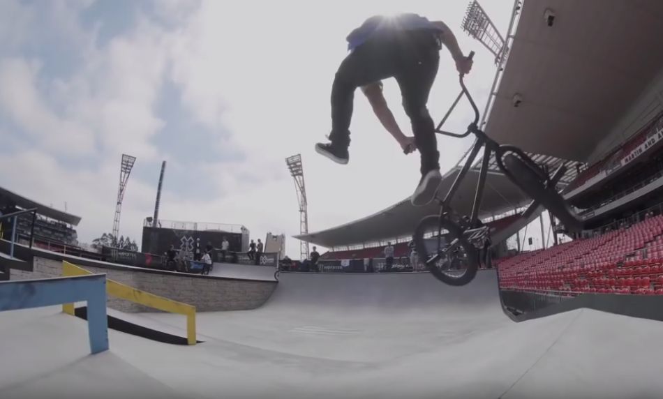 STRAIGHT HAMMERS AT X GAMES SYDNEY BMX STREET PRACTICE!