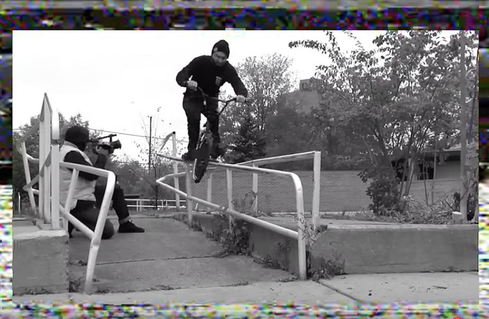 US/THEM - &#039;SALAD DAYS&#039; FULL DVD