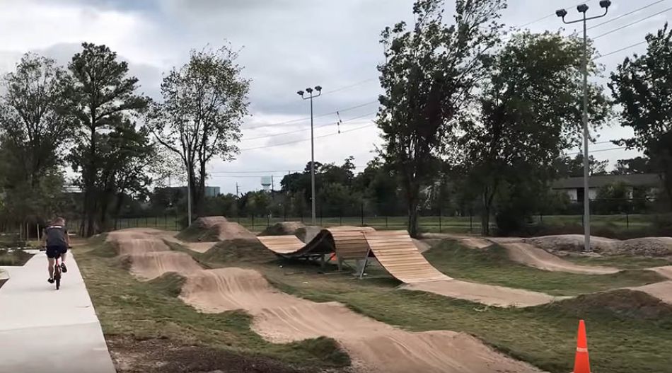 Riding the 2020 Worlds Track! - Houston, TX by Niek Kimmann
