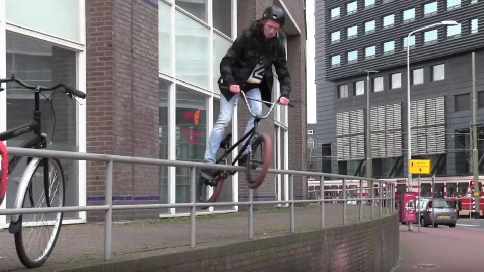 HOW YOU RIDE STREET WITH NO PEGS? TWAN VAN WIJK