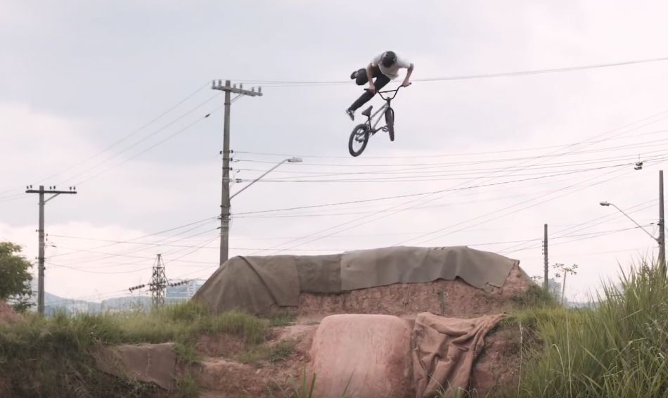 LEANDRO MOREIRA - CARACAS TRAILS IN BRAZIL