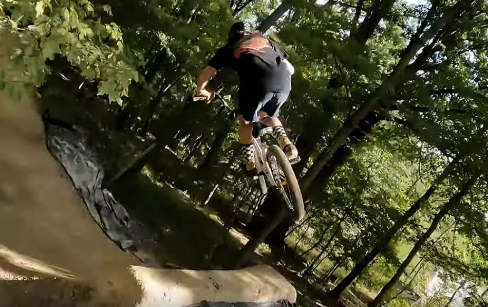 9 Acres - Bro Down by S&amp;M Bikes