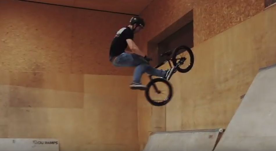 ZDENĚK PEŠEK - WINTER SESSION IN LINZ by TBB-BIKE BMX House