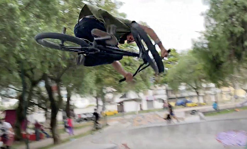 ABUNDANTE ECUADOR ´21 Trip BMX x Jose Gelatti by Jammin Bike Distro