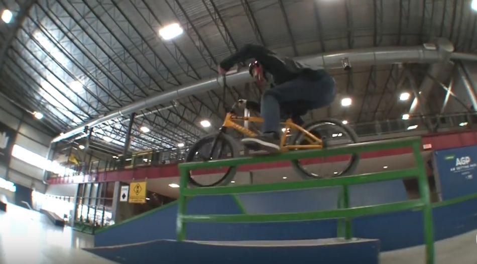 Arnaud &amp; Thérien - Taz Split Edit by DIG