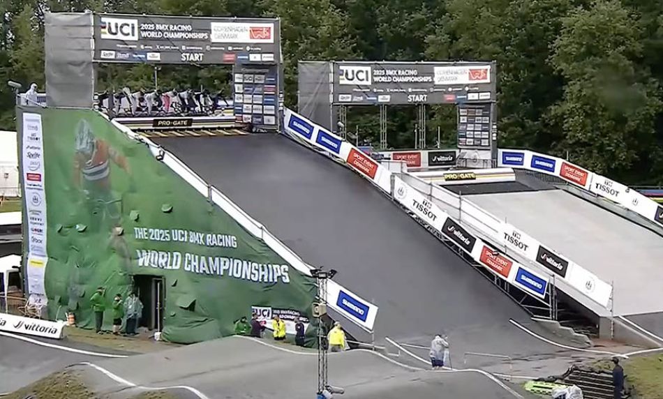 Women Junior Highlights | 2025 UCI BMX Racing World Championships | Tissot
