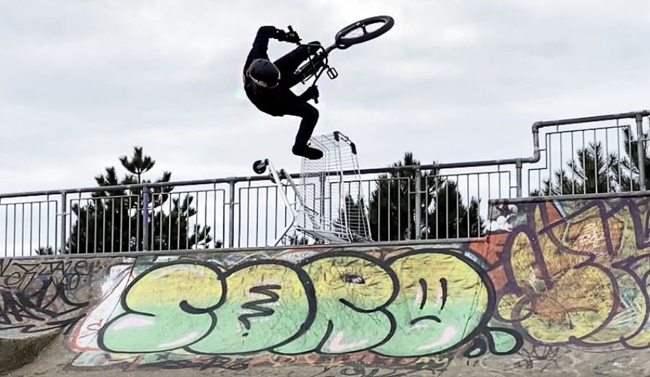 Shopping trolley session by Greg Illingworth