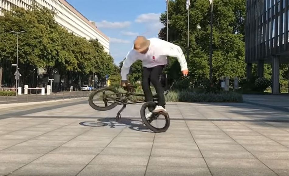 The flat side of Things 4 (RAW SOUND) by Matthias Dandois