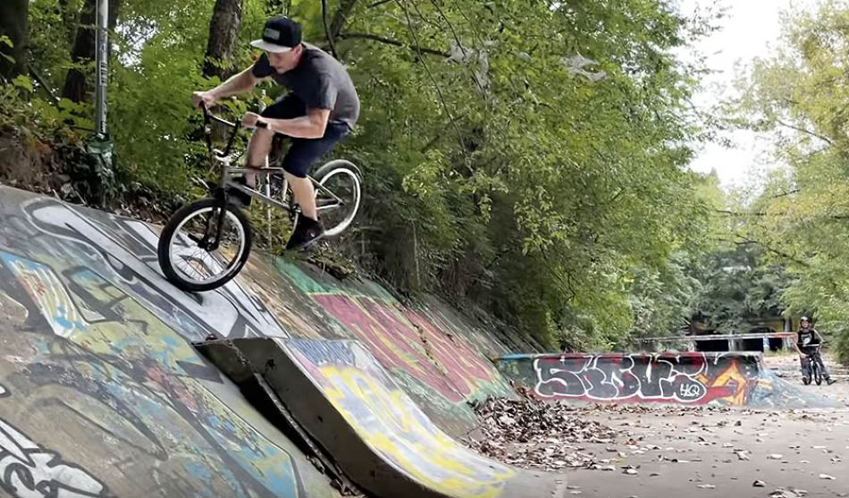 BMX NEIGHBORHOOD CRAWL - PROFILE X DIG &#039;RAW&#039; IN RICHMOND