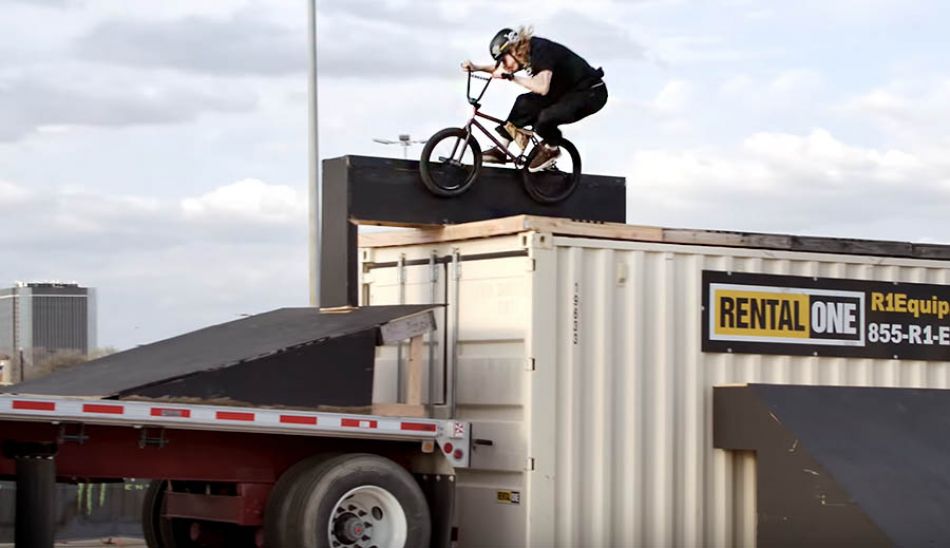 BMX BEST TRICK JAM - RAW HIGHLIGHTS - MONSTER BMX STREET STYLE