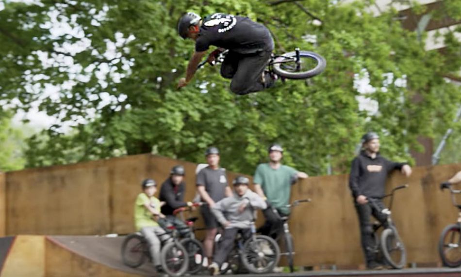 Highway to Hill 2023 – Park &amp; Mini Qualifying – Dirt Final by freedombmx