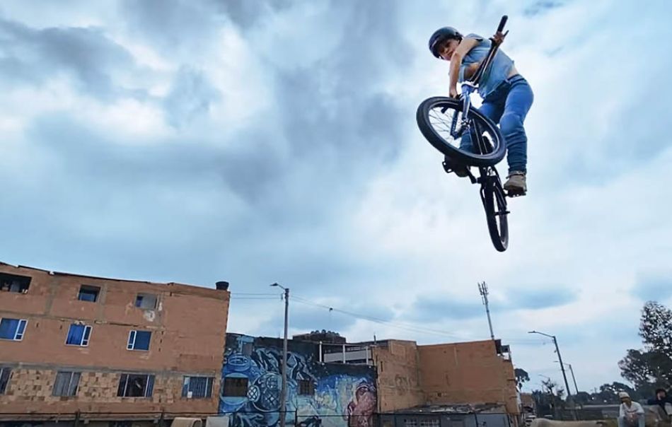 BLUE DAYS – KATHERINE RIOS IN BOGOTÁ