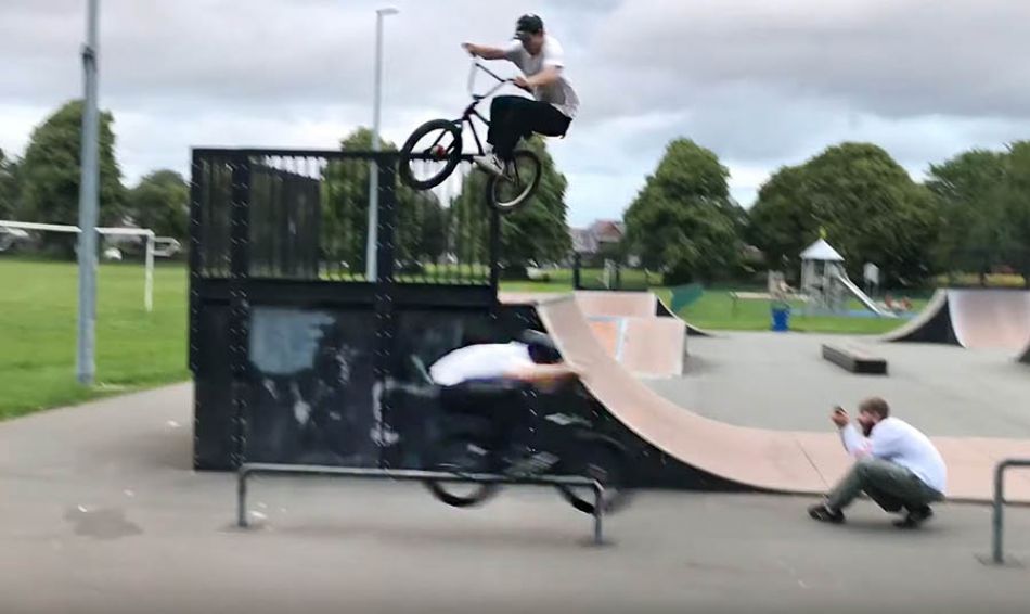 DIG LOCALS - TOM BOWYA