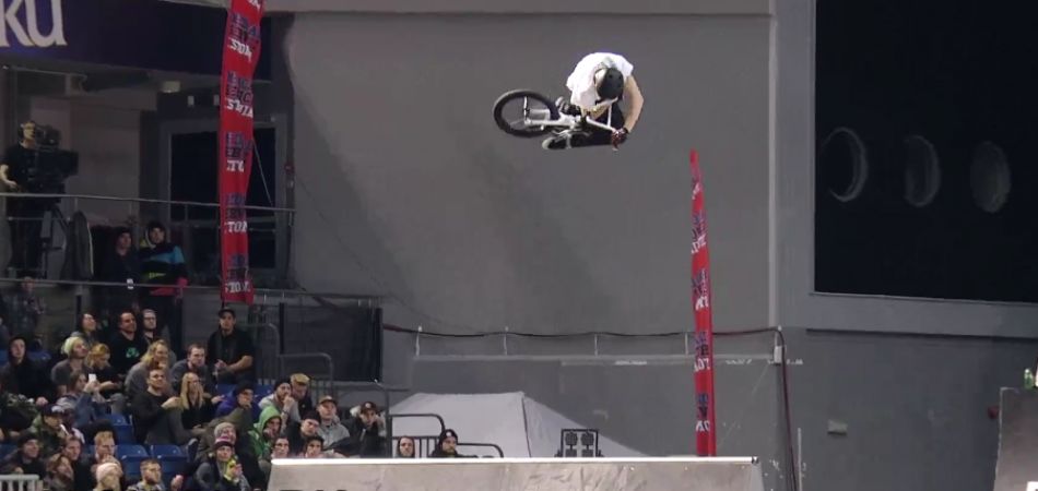 Simple Session 17: Park Finals with Larry Edgar, Daniel Dhers, Kevin Peraza, and More